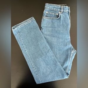Straight leg mom jeans, mid wash